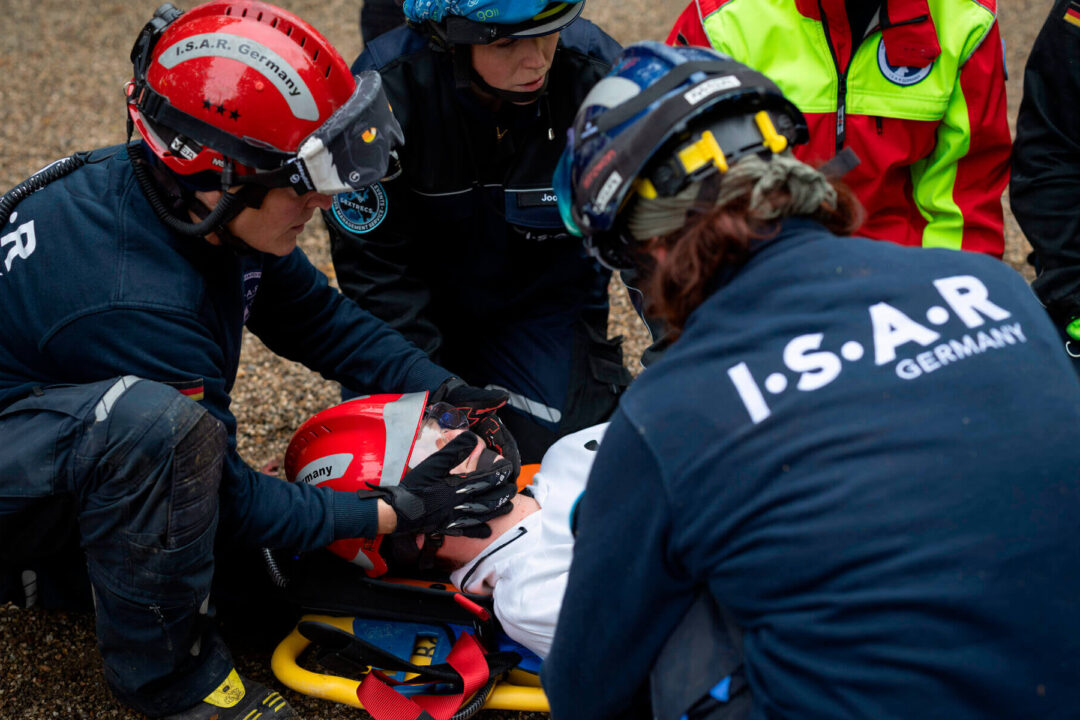 GEXTRECS: Secure Satellite Communications for Crisis Management